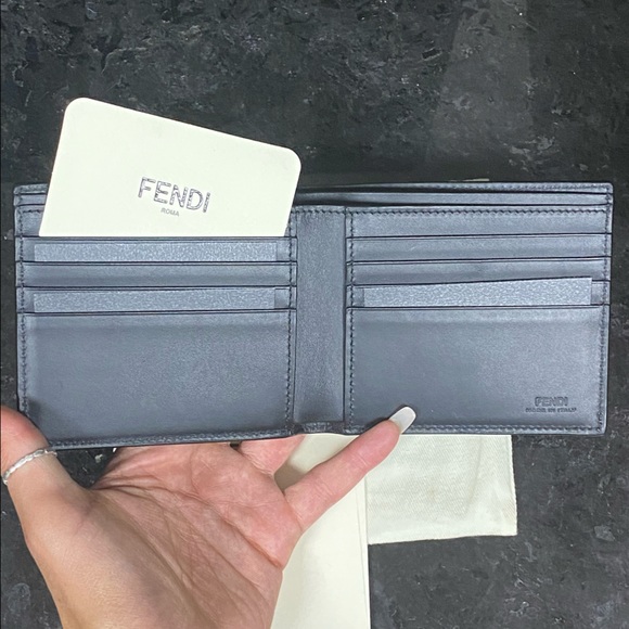 FENDI X Noel Fielding Signature Scribble Mens bi-fold Wallet Black Leather NWT - Picture 7 of 8